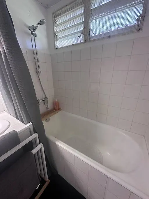 Studio Sagesse D'Elodie. Le Moule Apartment
